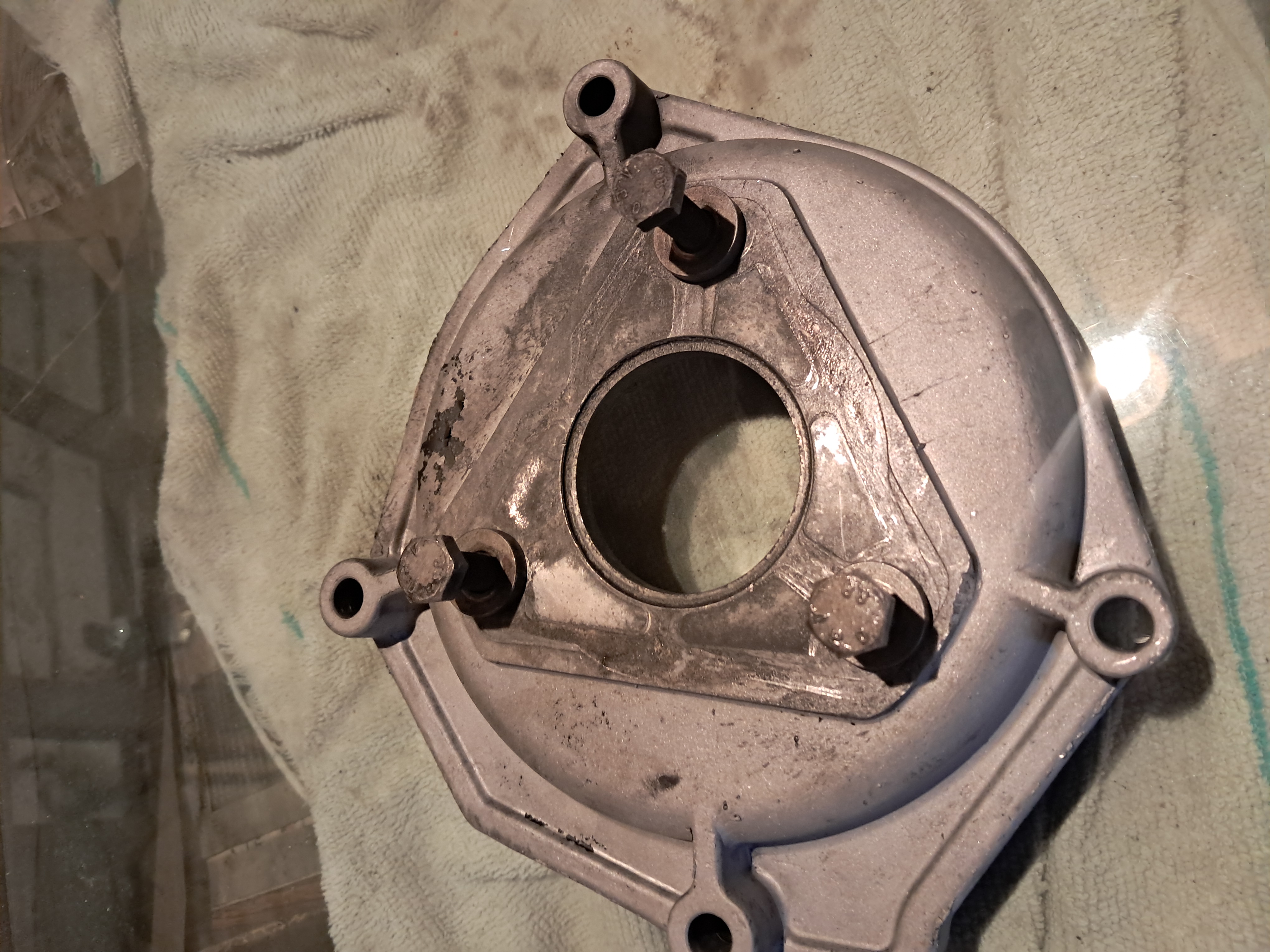 Фланец крепления ТНВД man 0824-0826 3 шпильки